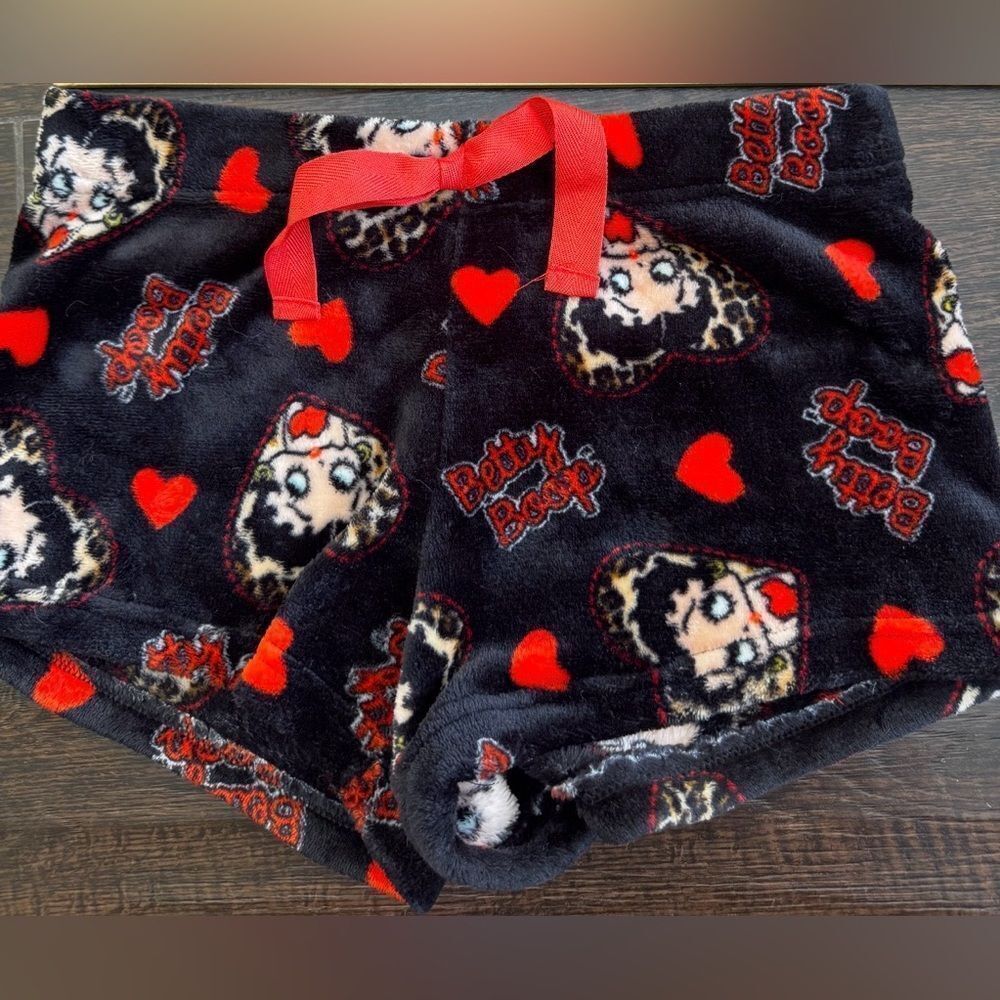 Betty Boop, fleece shorts. Sz L